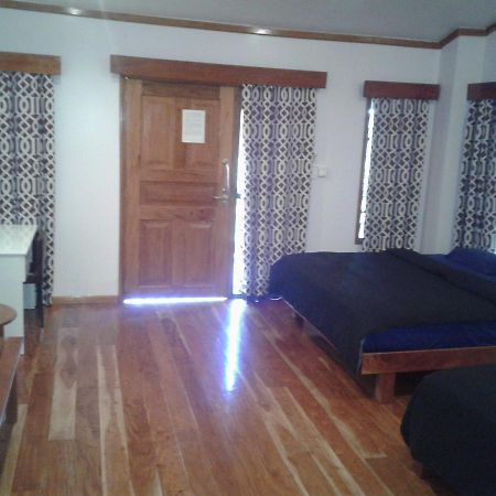 Blue Light Hotel ナンディ エクステリア 写真